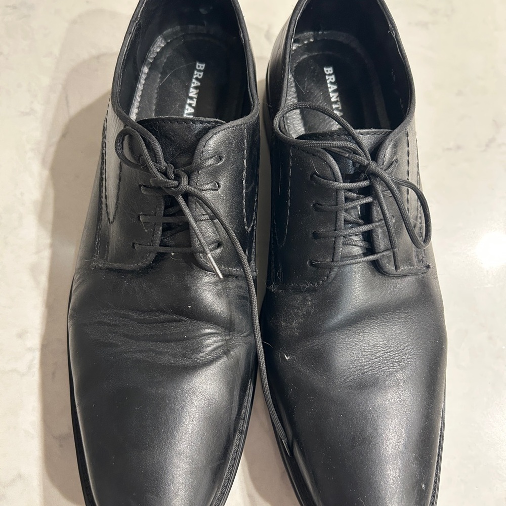 Black Leather Oxford Shoes with Polished Finish